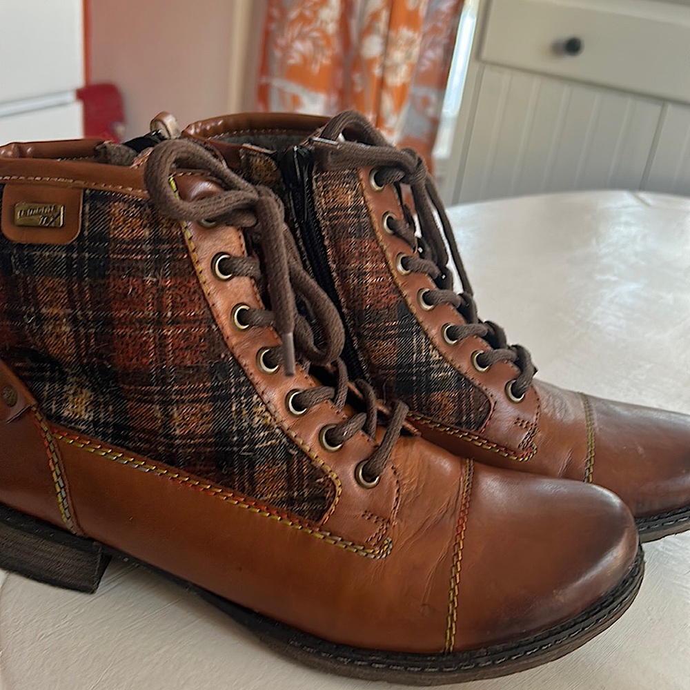 Pair of reiker brown boots size 39. Only worn twice